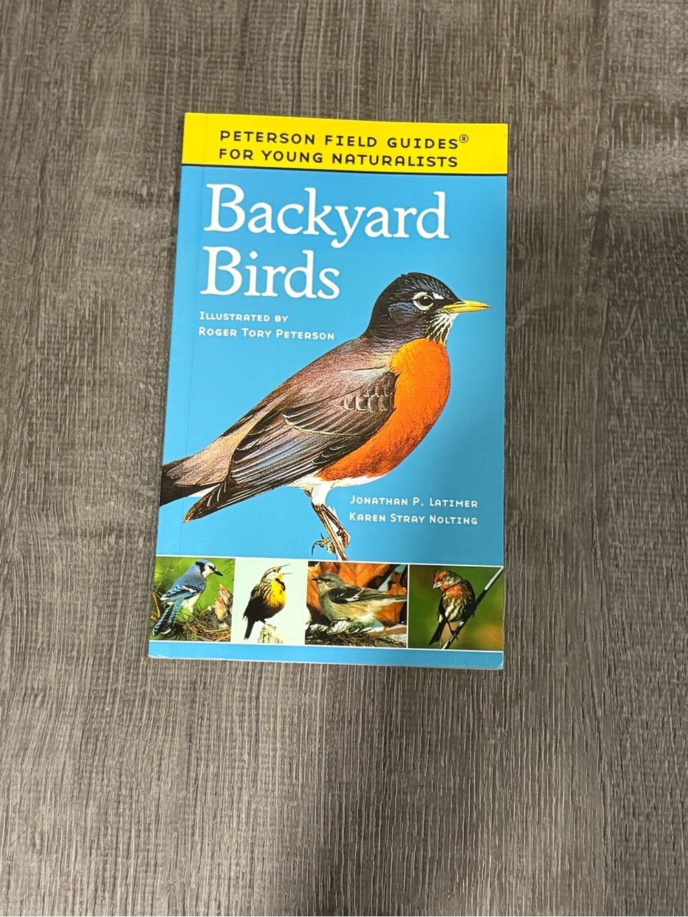 Backyard Birds (Peterson Field Guides: Young Naturalists)